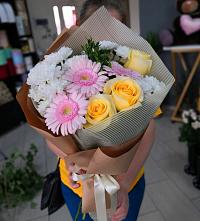 Букет цветов из:  Герберы, Розы и Хризантемы в Нестеровской