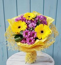 Букет цветов из:  Хризантемы и Герберы в Нестеровской
