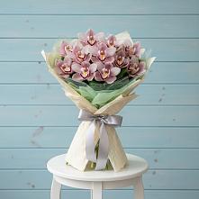 Букет цветов из:  Орхидеи и Розы #REPLACE_PRED# Нестеровской