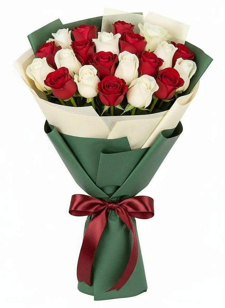 Букет Микс из красных и белых роз в Нестеровской