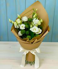 Букет цветов из:  Хризантемы и Лизиантусы в Нестеровской