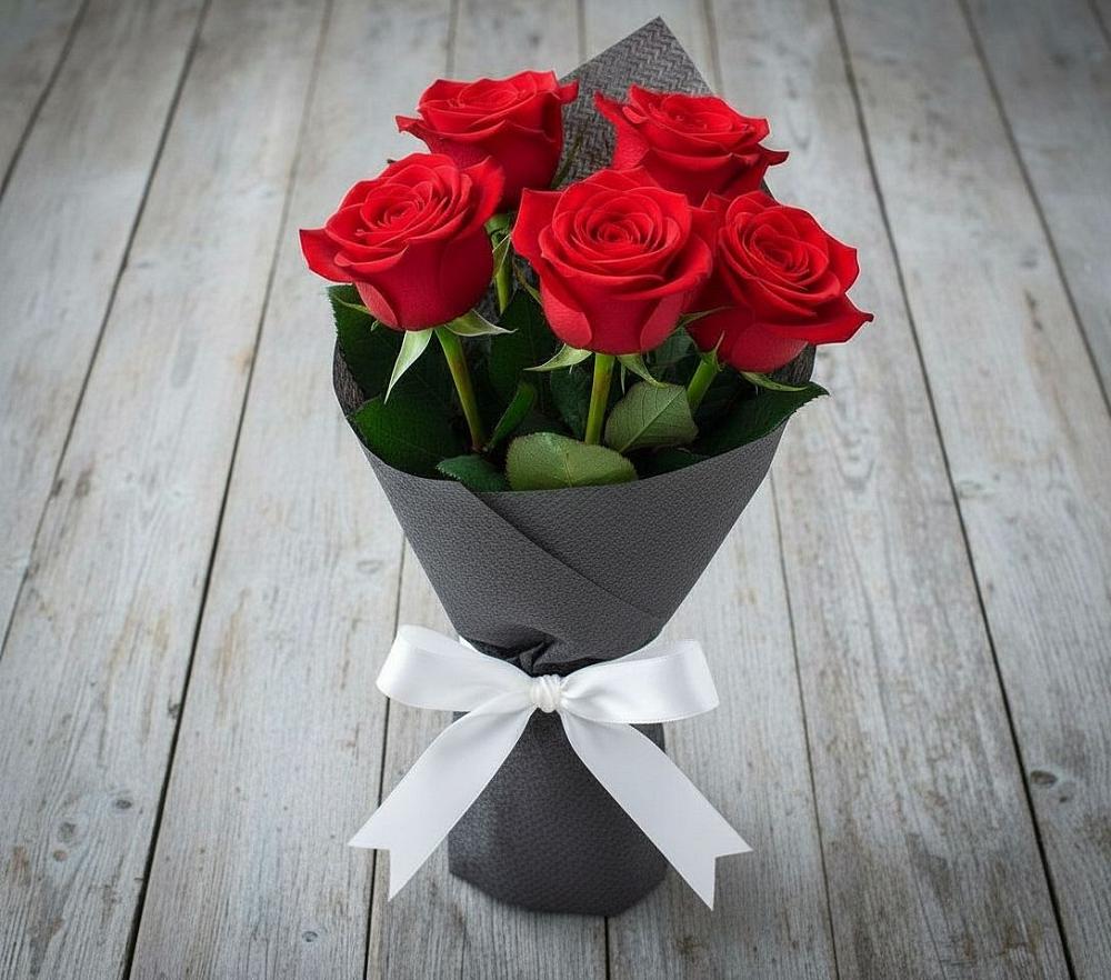 Букет 5 Красных роз Эдлесс Лав в Нестеровской