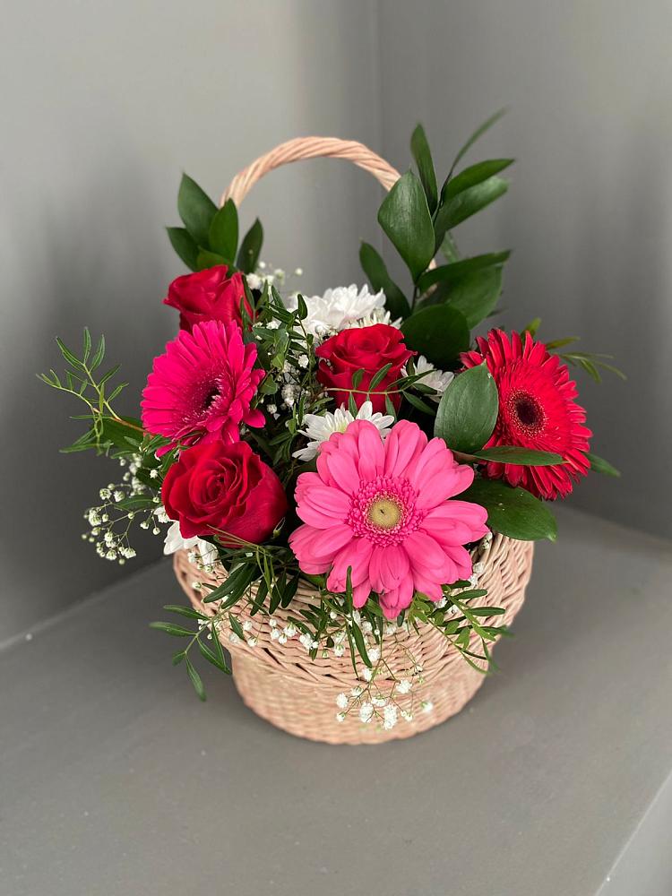 Цветочная композиция из Розы, Хризантемы и Герберы в корзине в Нестеровской