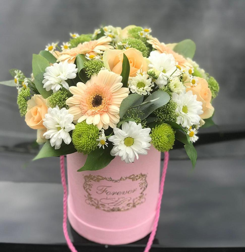 Цветочная композиция из Розы, Герберы и Хризантемы в шляпной коробке в Нестеровской