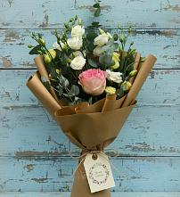 Букет цветов из:  Розы и Лизиантусы в Нестеровской