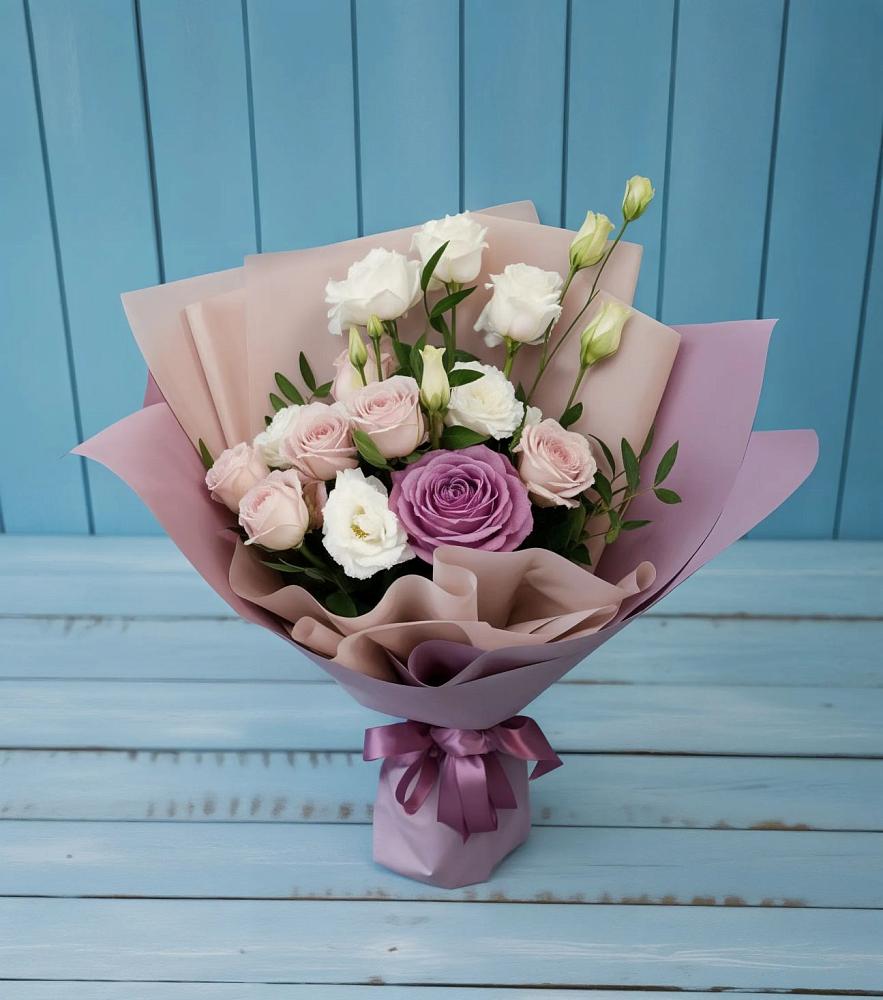 Букет цветов из: Розы и Лизиантусы в Нестеровской